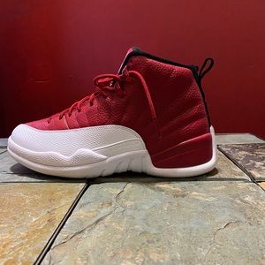 Jordan 12’s gym red men’s size 9.5 red/white